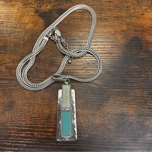 Chico’s Turquoise Blue and Green Bar Necklace with Wide Silver Tone Necklaceq